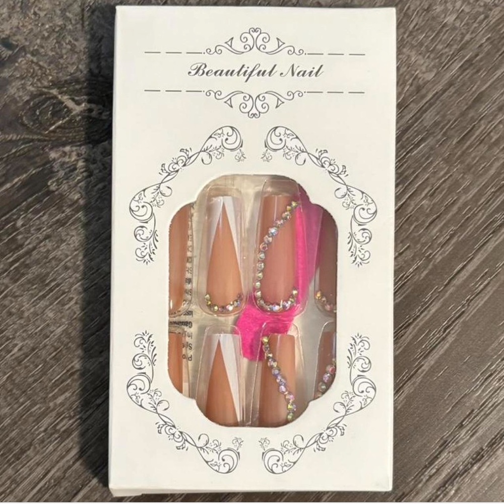 PRESS ON NAILS